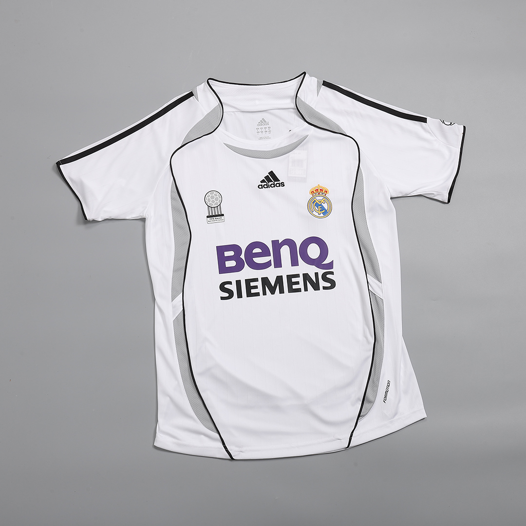 Vintage Soccer Jersey SERGIO RAMOS #4 Real Madrid Home 2006/07